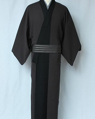 カジュアルなきものの中で、あるようで無かった無地のきもの。洋服の普段着感覚で着ることを考えました。素材は着やすい綿ちりめんを使用。